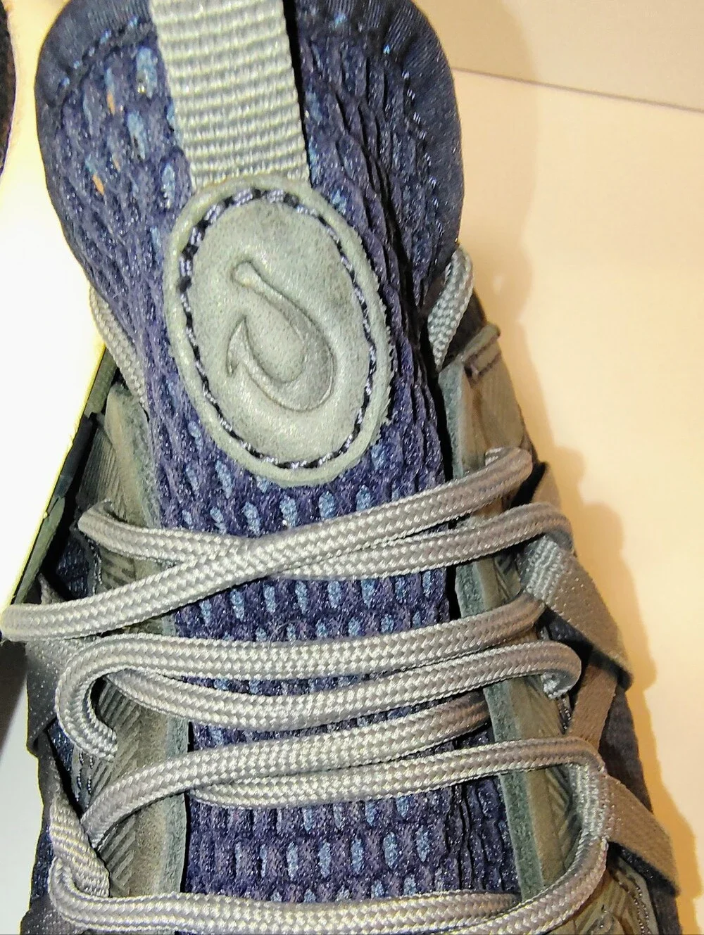 OluKai Men's Mio Li Knit Drop-In Heel Lace-up All Day Comfort Mesh Sneakers 10